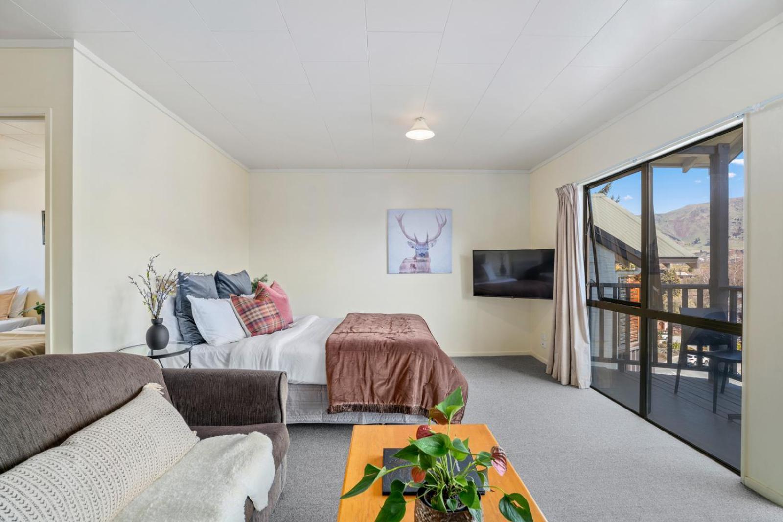 Ride Base Wanaka Apartments Eksteriør billede