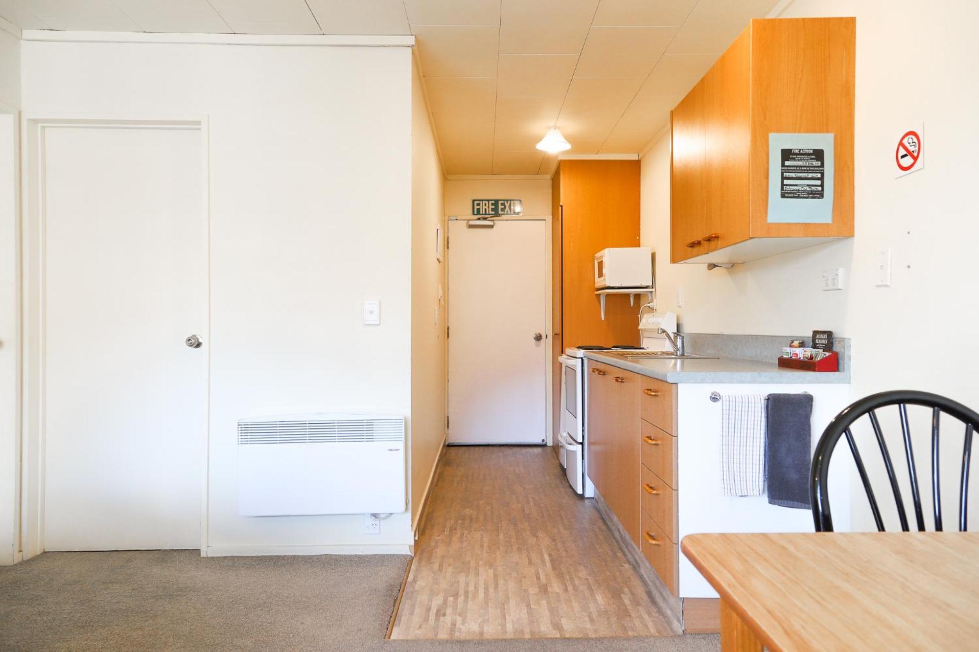 Ride Base Wanaka Apartments Eksteriør billede