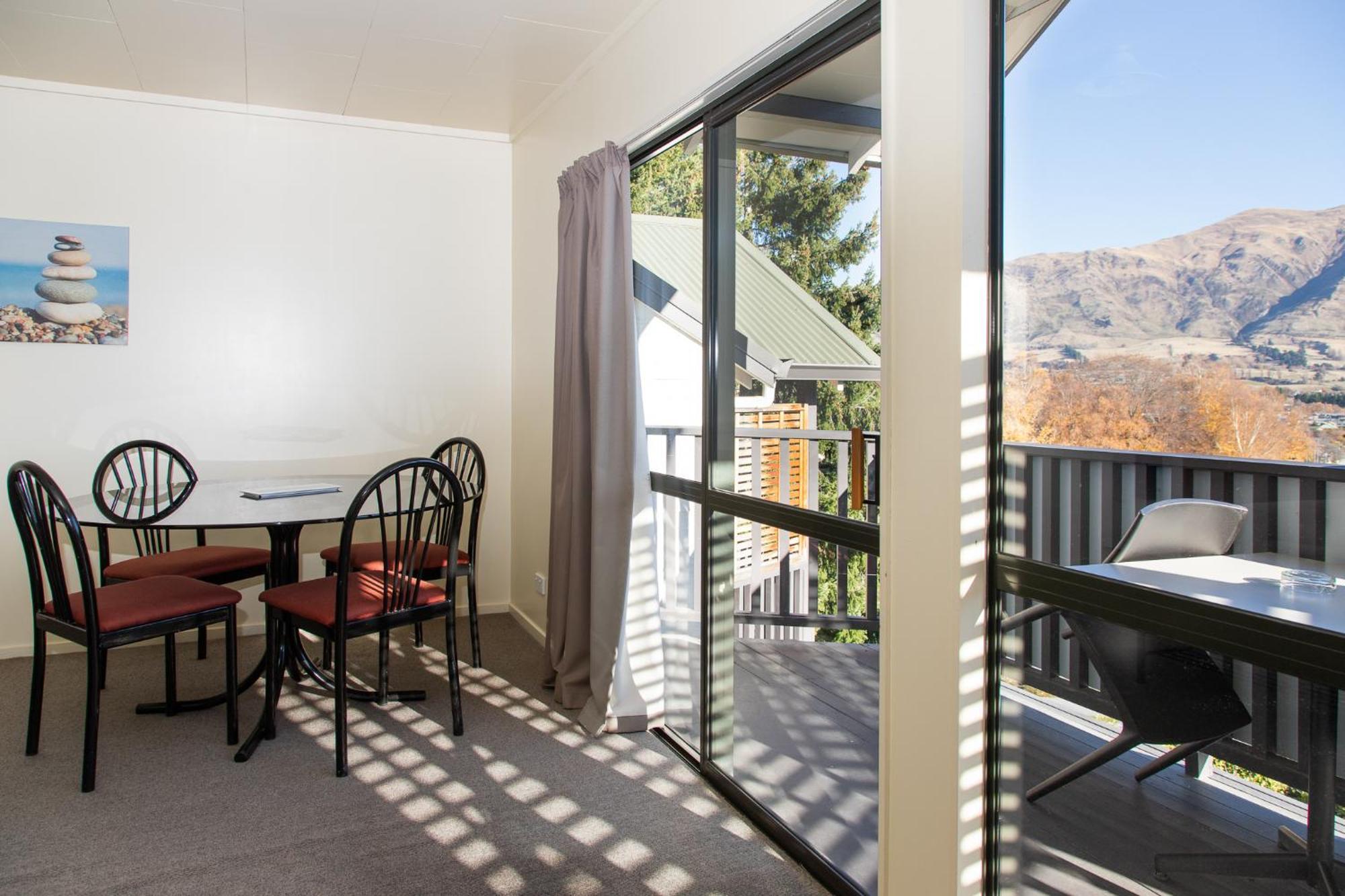 Ride Base Wanaka Apartments Eksteriør billede