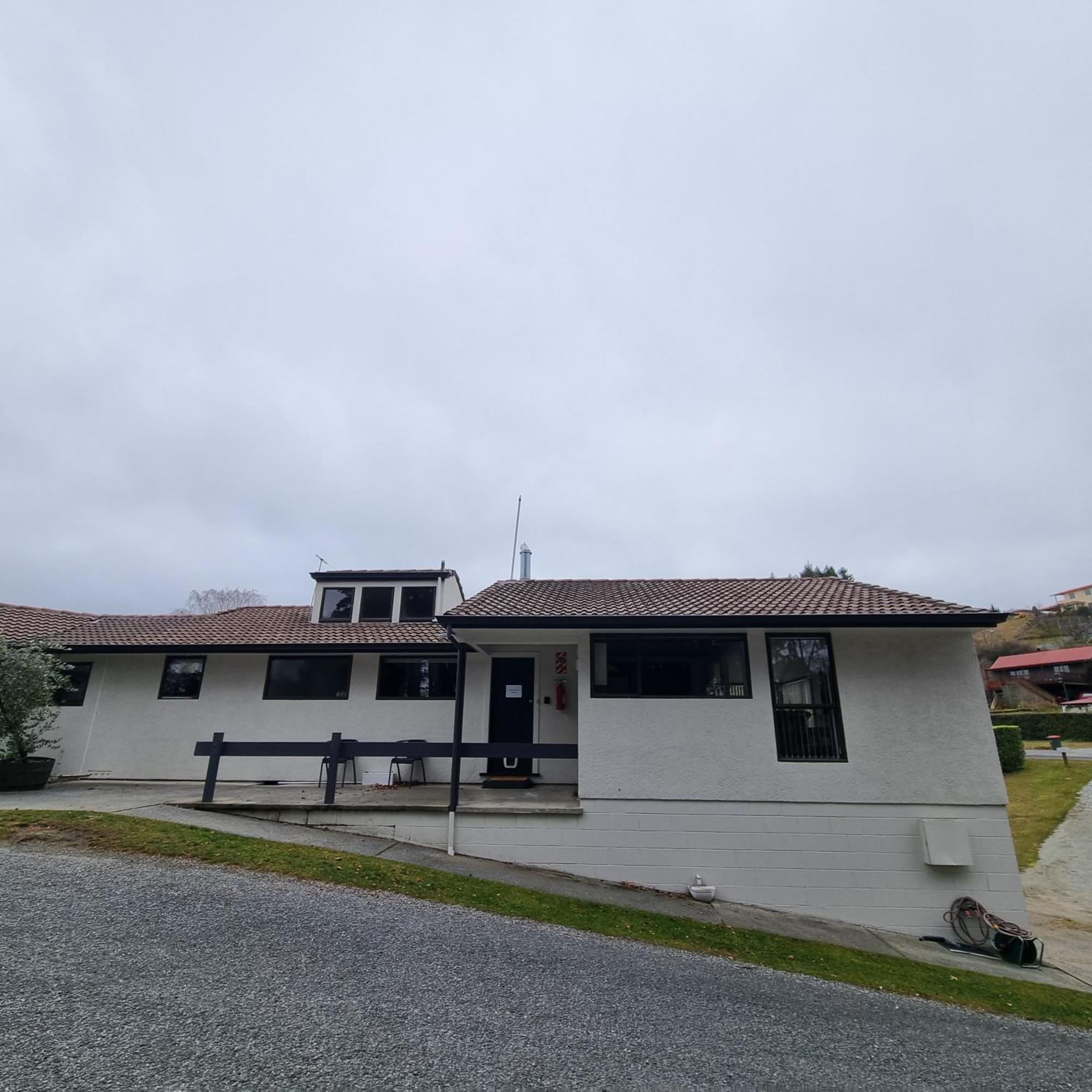 Ride Base Wanaka Apartments Eksteriør billede